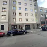 Apartment / 10 Min From Center / O2 Arena