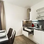 / 10 Min From Center / O2 Arena * Prag