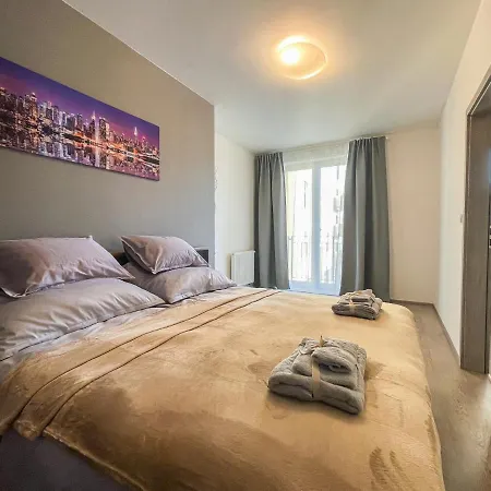 / 10 Min From Center / O2 Arena Apartment *
