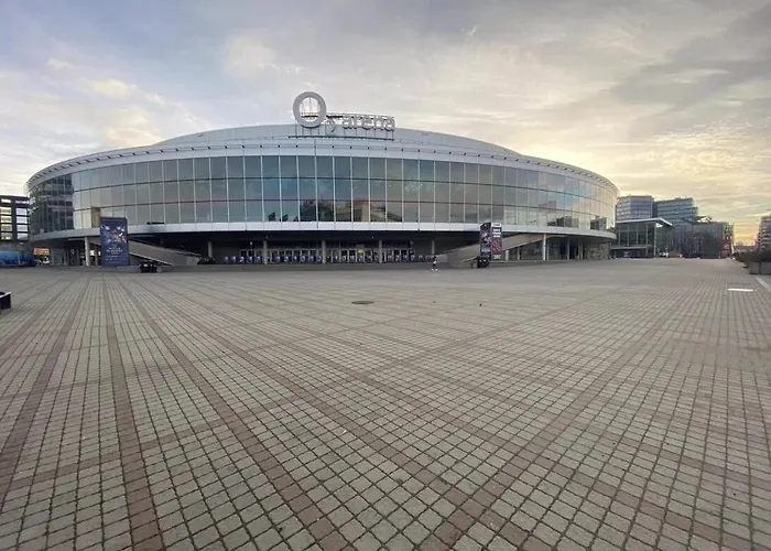 / 10 Min From Center / O2 Arena * Praag