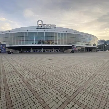 / 10 Min From Center / O2 Arena * براغ