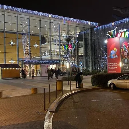 / 10 Min From Center / O2 Arena شقة *
